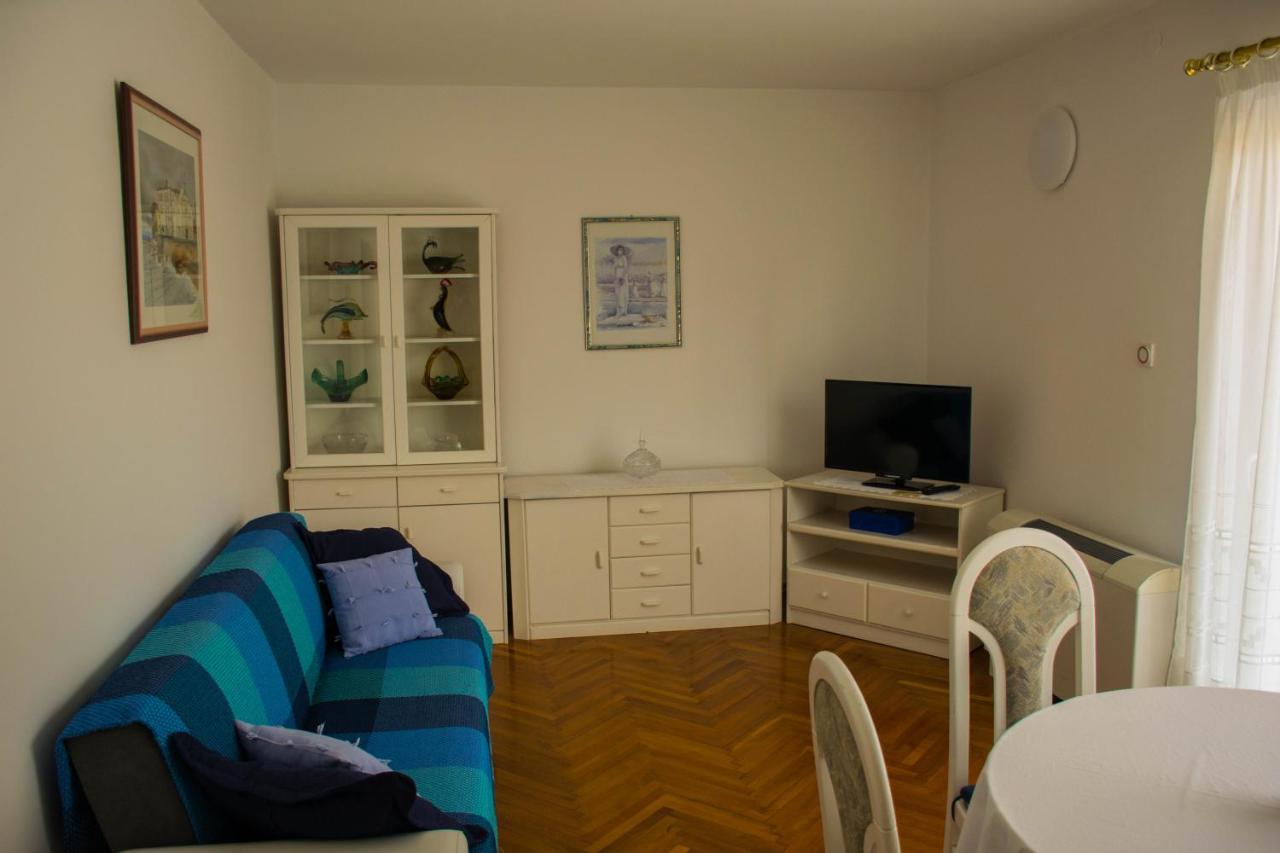 Apartments White & Green In Malinska Esterno foto